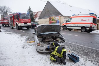 Unfall auf B 95 sorgt für Stau -