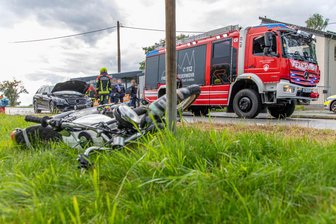 Unfall auf Bundesstraße im Erzgebirge: Mopedfahrer schwer verletzt - Auf der B 101 hat es am Mittwochabend einen Unfall gegeben. Nicht der erste an diesem Tag.