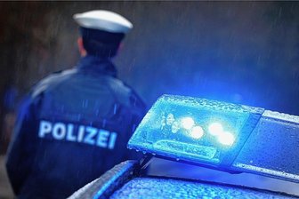 Unfall auf dem alten Sachsenring: Peugeot-Fahrerin landet mit mehr als zwei Promille im Seitengraben - Die Polizei hat nach dem Unfall auf dem alten Sachsenring den Führerschein einer 31-jährigen Frau sichergestellt. 