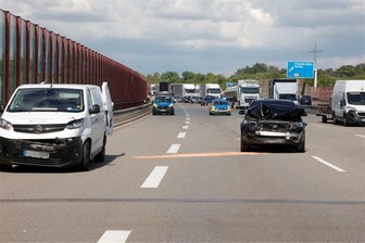 Unfall auf der A4: Stau und Verletzte bei Glösa - In den Unfall sollen mehrere Fahrzeuge involviert gewesen sein.