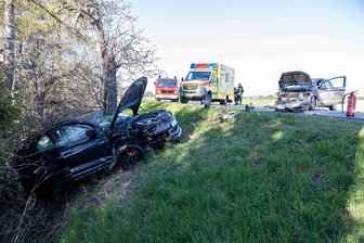 Unfall auf der B 101: Mehrere Verletzte nach Zusammenstoß bei Großvoigtsberg - Ein VW und ein Skoda sind am Freitagnachmittag auf der B 101 nahe Großvoigtsberg zusammengestoßen.