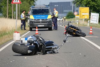 Unfall auf der B 173 bei Halsbach: Zwei Biker kollidieren - Ein schwerer Motorradunfall hat sich am Samstagnachmittag auf der B 173 ereignet.