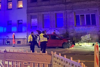 Unfall auf der B 175 sorgt für Stau im Zwickauer Abendverkehr - Unfall auf der Crimmitschauer Straße in Zwickau