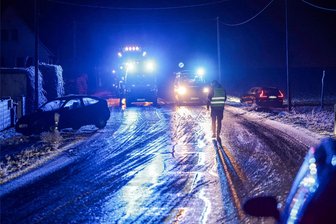 Unfall auf der B 180 in Callenberg: Autobahnzubringer war rund drei Stunden voll gesperrt - Nach dem Unfall war die B 180 rund drei Stunden voll gesperrt.