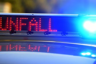 Unfall auf der Werdauer Straße in Fraureuth: 17-jähriger Krad-Fahrer schwer verletzt - Ein 17-jähriger Krad-Fahrer hat sich beim Unfall in Fraureuth schwer verletzt.