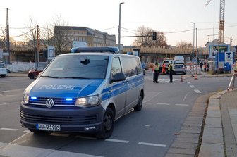 Unfall auf Kreuzung: Zwei Personen verletzt -