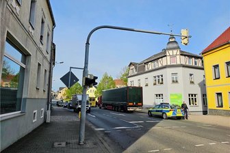 Unfall auf Schulweg in Zwickau: Achtjährige kommt ins Krankenhaus - Der Unfall hat sich am Montagfrüh auf der Lengenfelder Straße ereignet.