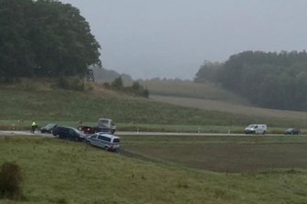 Unfall bei Wechselburg: Auto landet auf dem Dach – junge Frau verletzt - Auf der Straße zwischen Mutzscheroda und Wechselburg hat sich ein Unfall ereignet.