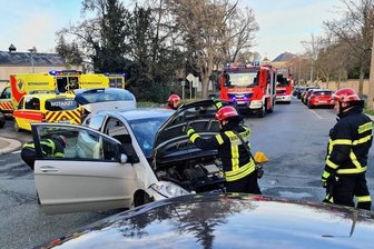 Unfall: Fahrerin schwer verletzt - 