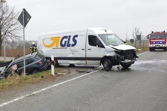 Unfall fordert drei Verletzte - 