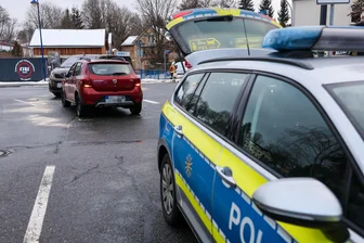 Unfall im Erzgebirge – Frau verletzt ins Krankenhaus gebracht - Bei einem Unfall in Bad Schlema ist eine Person verletzt worden.