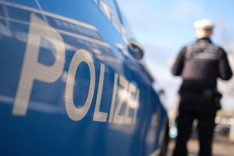 Unfall im Vogtland nach missglücktem Überholmanöver - Die Polizei musste am Freitagvormittag einen Verkehrsunfall in Brockau aufnehmen.