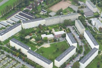 Unfall in der Sachsenallee in Glauchau: Auto touchiert radelndes Kind - Blick auf die Sachsenallee in Glauchau. Hier gab es am Donnerstagabend einen Unfall.