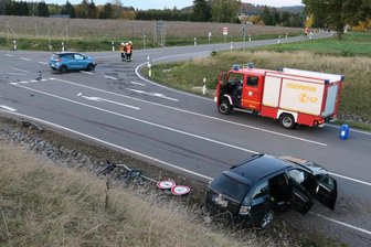 Unfall in Kirchberg: Hyundai kollidiert mit Skoda - Bei einem Unfall in Kirchberg sind am Sonntagnachmittag nach ersten Informationen drei Menschen verletzt worden.