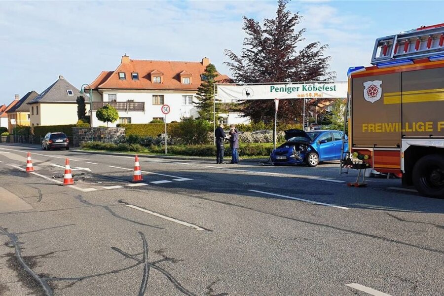 Unfall in Penig: 71-jährige Frau verletzt - An der Chemnitzer Straße, Ecke Reitzenhainer Straße in Penig gab es am Montagmorgen einen Unfall. 