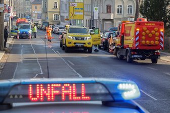 Unfall in Region Hohenstein-Ernstthal: Warum eine Spezialfirma aufräumen musste - Folgen eines Unfalls in Lichtenstein machten eine Fachfirma erforderlich.