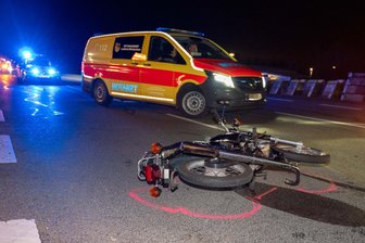 Unfall in Rossau: Moped-Fahrerin schwer verletzt - Zu einem Unfall zwischen einem Pkw und einem Moped kam es in Rossau. Foto: Dietmar Thomas/EHL Media