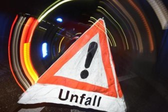 Unfall in Waldenburg: Audi überschlägt sich, 65-jähriger Fahrer schwer verletzt - Die Polizei wurde am Samstagmittag zu einem Unfall nach Waldenburg gerufen.