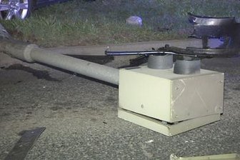 Der Blitzer an der Kreuzung Reichenbacher Straße/Olzmannstraße in Zwickau wurde am Dienstagabend bei einem Unfall komplett zerstört.