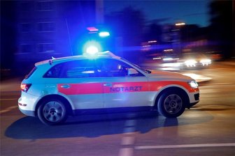 Unfall: Mann aus Rodewisch von Bagger eingeklemmt - Bei einem Unfall mit einem Bagger ist ein Mann leicht verletzt worden.