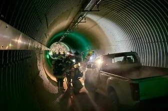 Unfall mit Brand: Helfer trainieren im Tunnel - Bei der Übung ging es um einen Unfall in einem Tunnel.