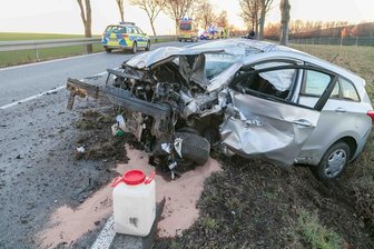 Unfall mit zwei Schwerverletzten: B 173 zwischen Falkenau und Oederan voll gesperrt - Die B 173 wurde nach einem schweren Verkehrsunfall zwischen Falkenau und Oederan in beide Richtungen voll gesperrt.