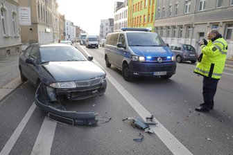 Unfall mit zwei Verletzten nach Ausparken - 
