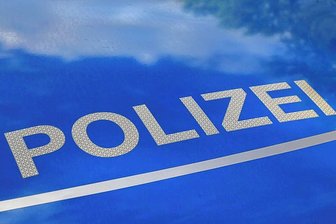 Unfallfahrer läuft an der Autobahnauffahrt Hainichen davon - Die Polizei hat einen 37-Jährigen ertappt, der zu Fuß vom Unfallort geflohen war. 