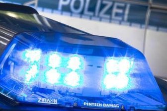 Unfallflucht-Fahrer nach Zeugenhinweis ermittelt - Dank eines Zeugenhinweises hat die Polizei einen VW-Fahrer ermittelt, der im Verdacht steht, am Sonntagabend eine Fußgängerin in Lichtentanne angefahren zu haben