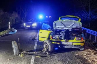Unfallflucht in St. Egidien: Fahrer ohne Führerschein und unter Drogen - Drei Verletzte Personen gab es bei einem Unfall auf der Lichtensteiner Straße.