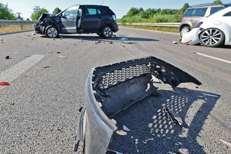 Unfallrisiko durch Geisterfahrer: Das weiß ein Dresdner Experte über die Gefahr - Auf der B 93 bei Zwickau hat ein Geisterfahrer am Mittwochmorgen einen schweren Verkehrunfall verursacht.