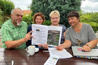 Ungewöhnliche Einblicke: Wernsdorf feiert sein 700-jähriges Bestehen - Das Quartett, bestehend aus René Gauter, Annekathrin Wiehle, Sybille Rühle und Jana Heinich (von links), stellt die dreitägige Geburtstagssause für Wernsdorf auf die Beine.