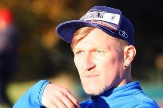 Ungewohnte Rolle für Blau-Weiße - Christoffer Brand, Trainer in Crottendorf, kann nun etwas optimistischer schauen.
