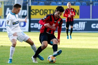 Unglückliches 3:4 in Mannheim: Chemnitz überwintert auf Abstiegsrang - Jan-Hendrik Marx (links) und Philipp Hosiner vom Chemnitz FC im Zweikampf.