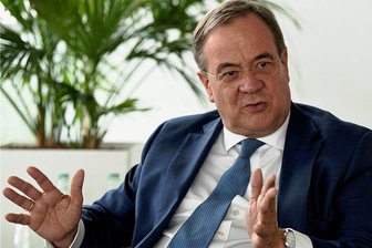 Unions-Kanzlerkandidat Laschet will Impfskeptiker überzeugen - "Sie werden mich nicht häufig singen hören", gibt Unionskanzlerkandidat Armin Laschet im Gespräch mit der "Freien Presse" Entwarnung.