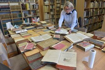 Universitätsbibliothek: Historische Bücher kehren nach der Sanierung zurück -