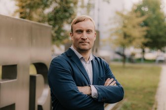 „Unmissverständliches Warnsignal für die Republik“ – Politologe analysiert OB-Wahl in Aue-Bad Schlema - Politikwissenschaftler Benjamin Höhne von der TU Chemnitz ordnet die Auer Wahlergebnisse im Gespräch ein.