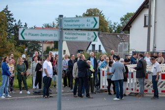 Unsichere Schulwege, kaputte Straßen, Wildwuchs - das sind die drängendsten Probleme im Plauener Westend - Rund 50 Bürgerinnen und Bürger beteiligten sich an der Ortsbegehung durch das Plauener Westend und die Siedlung Neundorf.