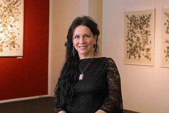 Unsicherheit legt Planungen auf Eis - Galerieleiterin Antje-Gesine Marsch will die beiden aktuellen Ausstellungen in Meerane verlängern.