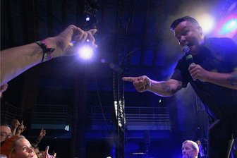 Unter Alternativ-Strom: Die Dropkick Murphys kochen Leipzig auf - Sänger Ken Casey macht Alarm.