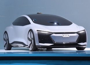 Unter Strom - Rollendes Wohnzimmer: Der Audi Aicon liefert Ausblicke auf das autonome Fahren.