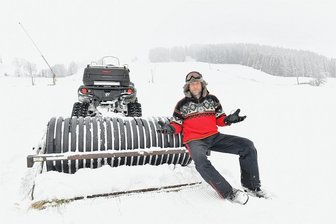 Unternehmer will sich freikaufen: Retten Spenden das Skigebiet Holzhau? - Trotz der Wintertage, die es im Dezember gab, durfte Alexander Richter den Skilift in Holzhau nicht öffnen. 