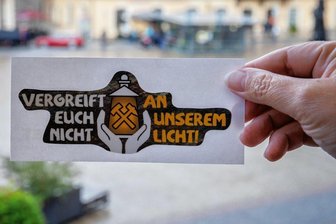 Unternehmerprotest im Erzgebirge: Initiatoren kündigen zweite Auflage an - Diese Aufkleber sind seit dem ersten Unternehmerprotest überall in der Region zu finden. Sie sorgen für einen hohen Wiedererkennungswert der Aktion.  Foto: Ronny Küttner