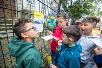 Unterricht einmal anders: Plauener Drittklässler auf Energielehrpfad unterwegs - Rund 60 Drittklässler der Erich-Ohser-Grundschule sind in dieser Woche auf dem Energielehrpfad unterwegs.