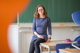 Unterrichtsausfall an Sachsens Schulen: Lehrerin aus dem Erzgebirge verpasst Minister Note 4 für Masterplan - Alexandra Gathen kritisiert das Bildungspaket, will am Mittwoch, 16 Uhr, an der Gewerkschafts-Demo am Karl-Marx-Monument in Chemnitz teilnehmen.