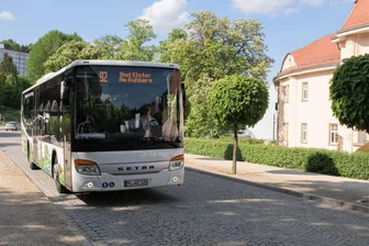 Unterwegs mit dem Bus im Vogtland: Auf Fahrgäste kommen diese höheren Preise zu - Fahrten mit dem Nahverkehr im Vogtland werden im Sommer teurer.