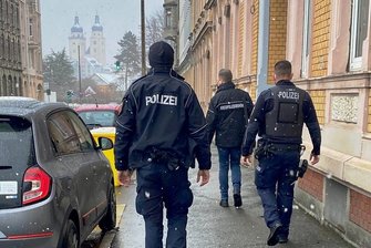 Unterwegs mit den Corona-Kontrolleuren in Plauen - Gemeinsam mit der Polizei sind Mitarbeiter des Kreisordnungsamtes täglich im Einsatz, um die Einhaltung der Corona-Notfall-Verordnung zu überprüfen.