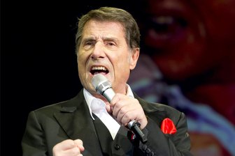 Unveröffentlichter Song von Udo Jürgens entdeckt: Ostrock-Ohrwurm „Als ich fortging“ bekommt Konkurrenz! - Udo Jürgens bei einem Konzert 2012.
