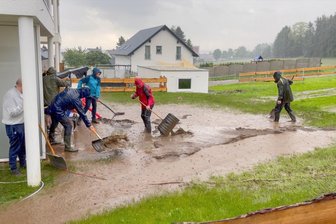 Unwetter im Erzgebirge sorgt für Überschwemmungen - Ronny Küttner/Blaulicht & Stormchasing