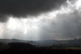 Unwetterwarnung für Sachsen - Gewitter, Blitzeinschläge und Platzregen -